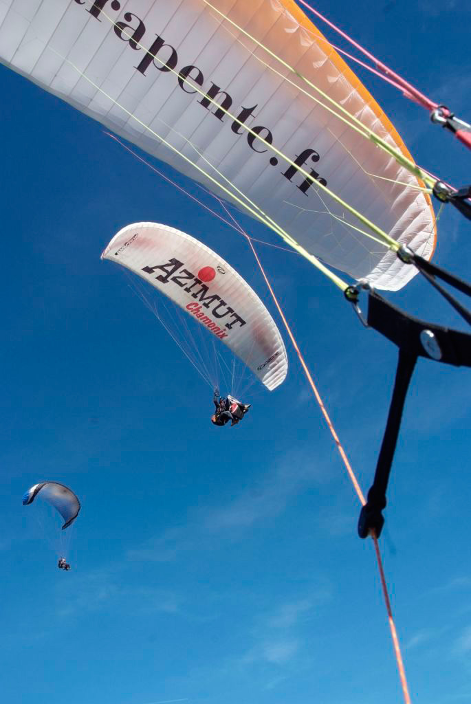 Nos trois voiles du jour. Au dessus du photographe, les équipes Sarah et Ana-Maria !