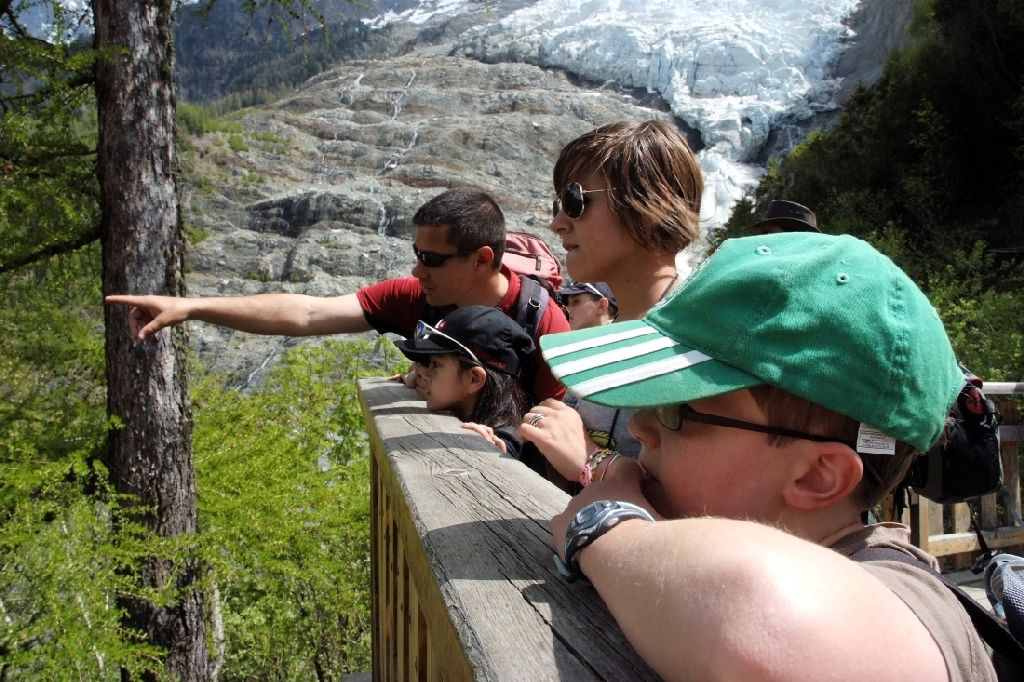 Ouf ! Enfin arrivés au point de vue qui domine la vallée !