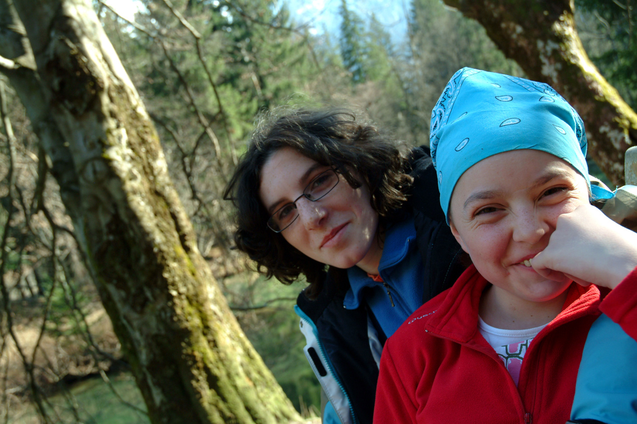 Pendant ce temps-là, les filles ont décidé de profiter de la beauté de la nature et de se reposer ! (Adeline et Johanna).
