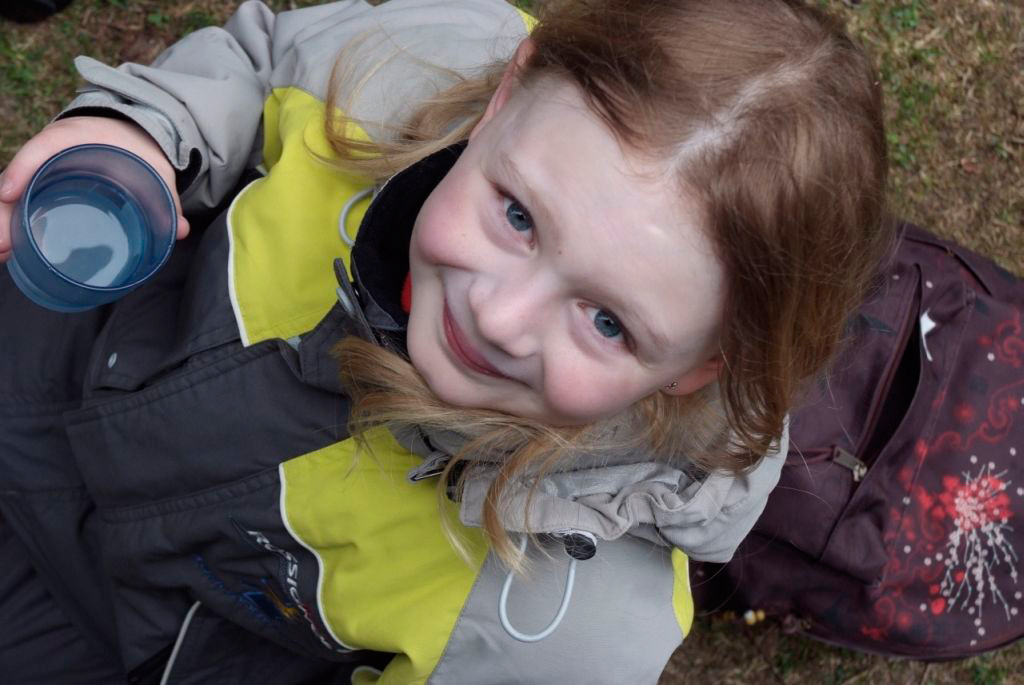 À la pêche au scoop : Petite fille et sa potion d’avril !