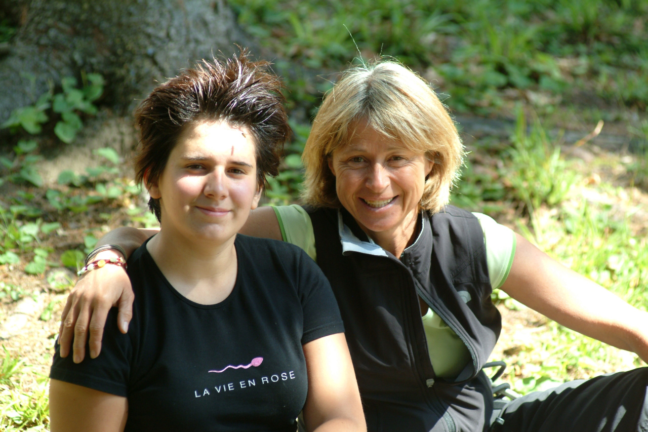Au cœur de l’après-midi, petite pause ensoleillée pour Vanessa et Christine.