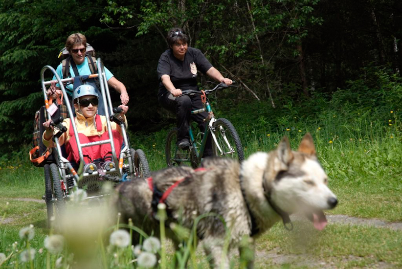 Elle double les vélos Eugénie, c’est de la grande vitesse !