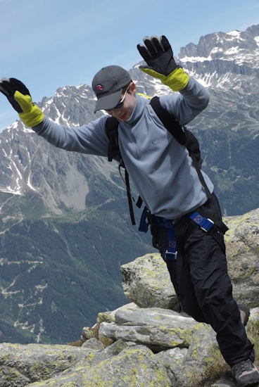 Et c’est Stanislas qui arrive enfin au sommet, il peut lever les bras, il a atteint son Everest !