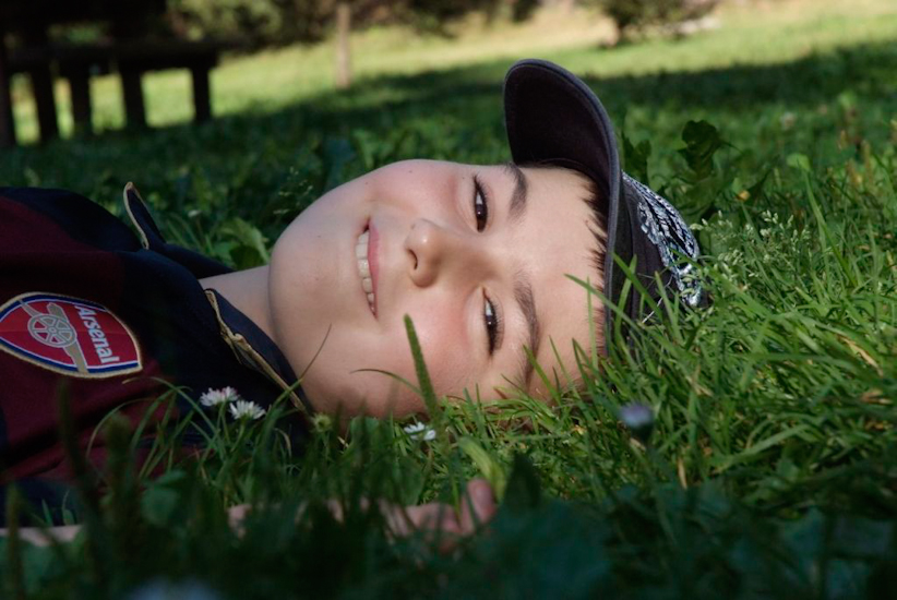 Petit repos pépère et souriant en herbe verte… (Antoine)