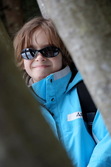 Petite pause pour Louis au pays des arbres tordus !