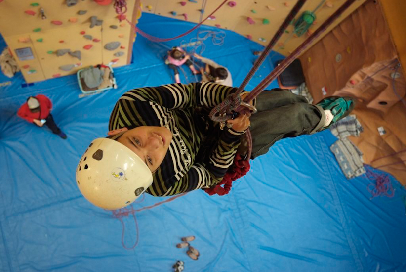 Allez, en avant pour une petite descente en rappel pour Julien, quelle belle balade !