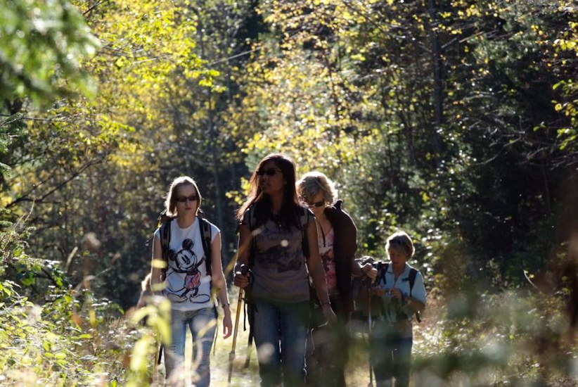 Fin de journée déjà : toute la petite troupe se dirige vers le chalet