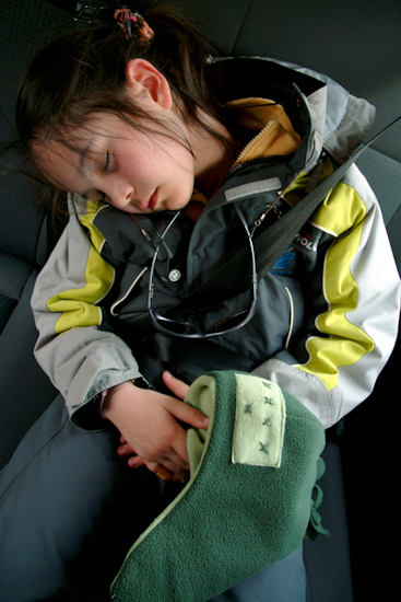 Après l’effort, rien ne vaut une petite sieste pour rêver de son Everest ! (Maya).