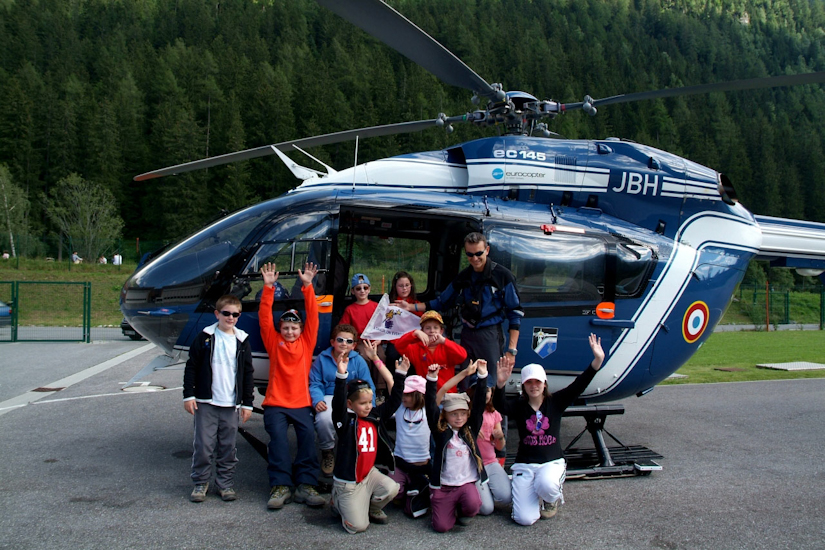 Y sont trop cool les gendarmes de haute-montagne, ils nous on fait monter dans leur superbe hélicoptère !