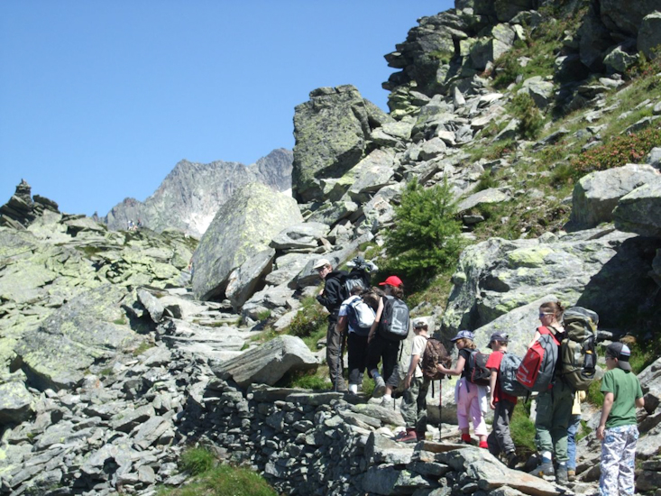 En vue le grand cairn qui marque notre sommet du jour ! Plus que quelques mètres !