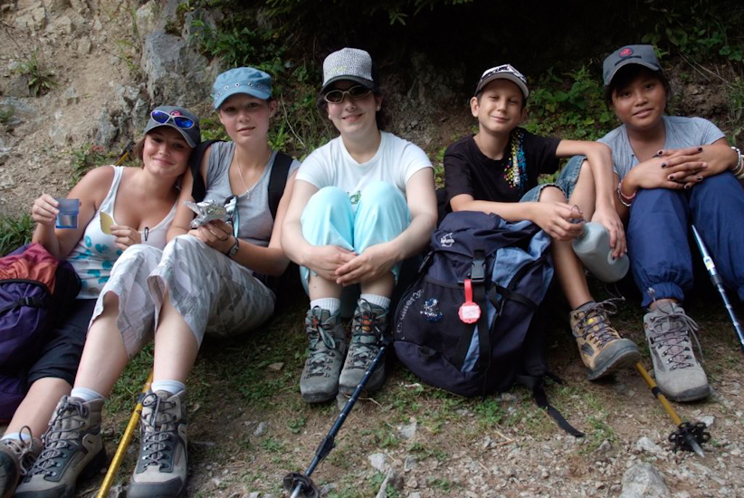 Allez, ça suffit pour aujourd’hui… Repos pour tous et à demain ! (Mathilde, Andréa, Arielle, Matthias et Lathykane)