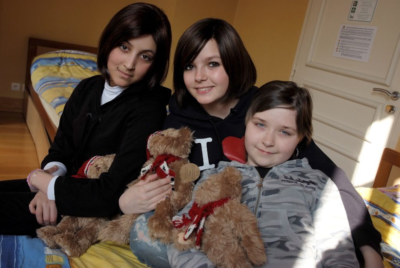 Nous voilà dans notre cocon, les filles sont bien installées dans leur chambre et vous souhaitent une bonne nuit ! (Safiya, Alicia et Célia)