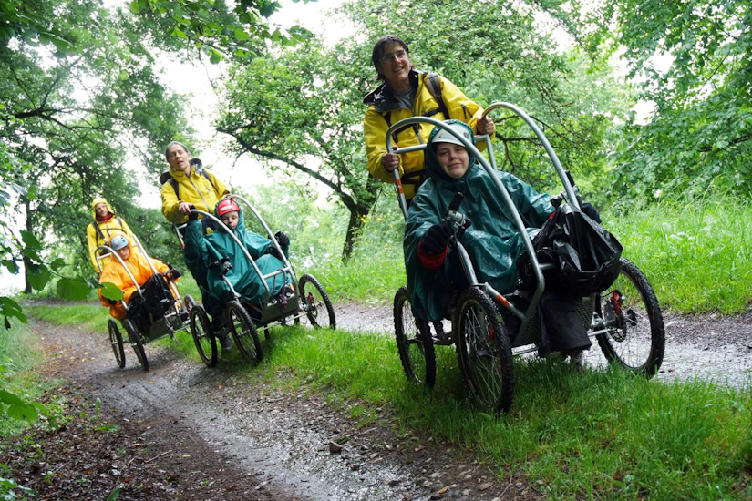 Trois championnes sur leur FTT, ça fait combien de roues ? (Cindy, Elodie et Pauline).