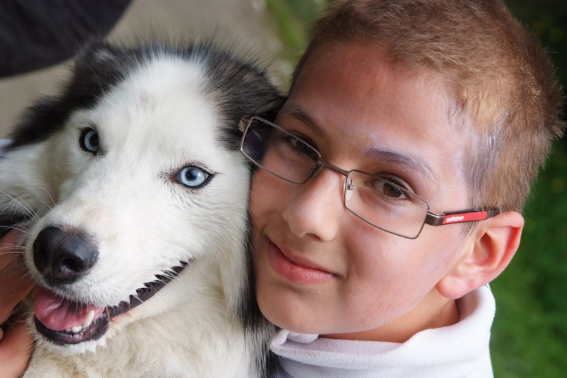 En matière de câlins, un chien vaut mieux que deux tu l’auras ! (Nicolas)