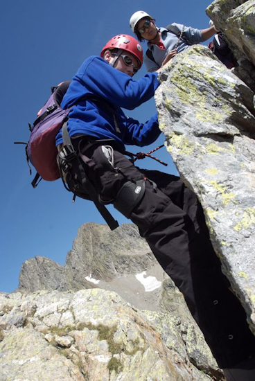 Après l’ascension, on repart pour une descente, tous derrière Thomas ! (Lathykane)