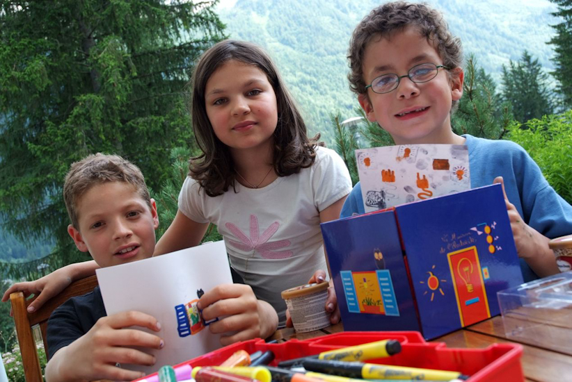 Quant à Thibault, Alice et Souphyan, ils sont restés au chalet pour nous faire de jolis dessins ! Voilà une journée riche en couleurs !