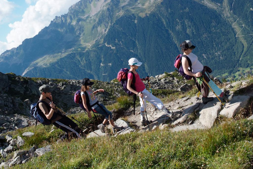 Il faut penser à redescendre maintenant, alors Arielle nous montre le chemin ! (Amélie, Justine et Robin)