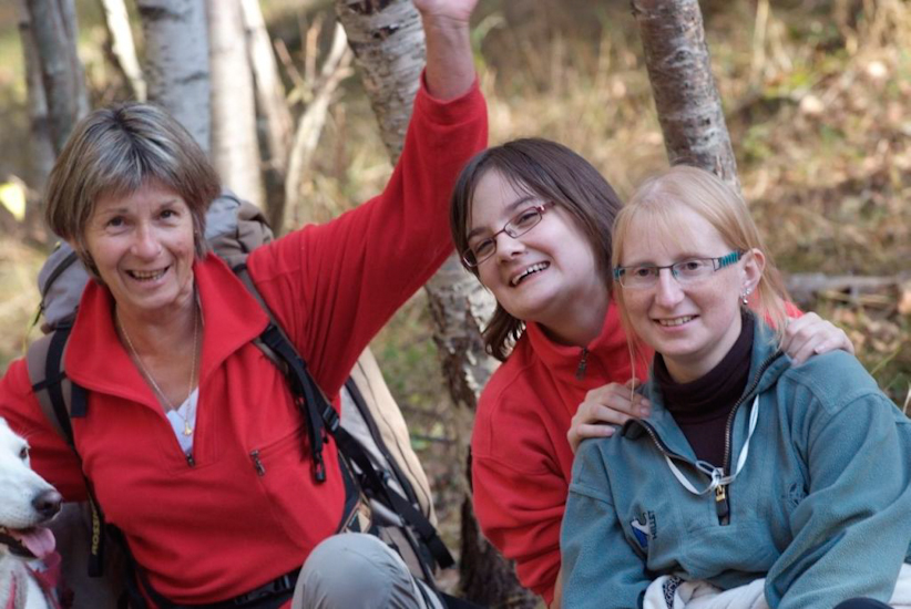 Belles des sous-bois… A la rigolade, Maryse, Camille et Morgane !