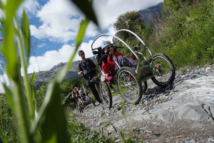 Dernière descente au milieu des cailloux pour Sarah, ça secoue !