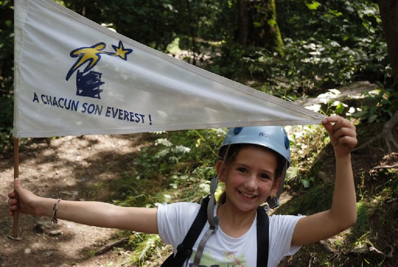 Toute fière de ses performances, l’illuminante Emma au retour sur la terre ferme !