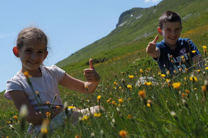 Pour vous saluer, Emma et Corentin, en plein bonheur !