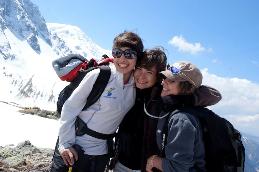 Que de bonheur ! La victoire illumine les visages de Margot, Emilie et Gaëlle !