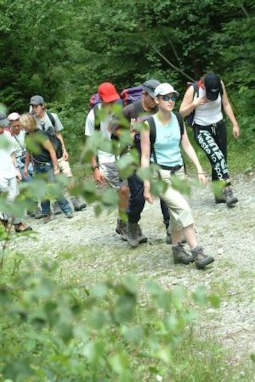 Lorie se défend pas mal en meneuse de groupe !