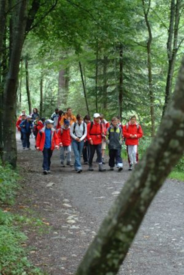 On progresse à un rythme soutenu toujours accompagnés par une pluie tenace.