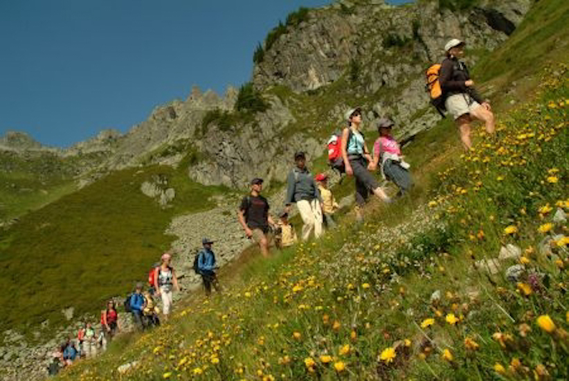 Ca, c’est typique des épreuves de montagne, on reste en peloton pour éviter de se faire distancer !