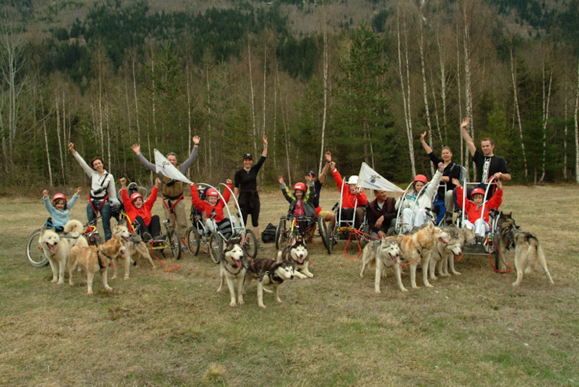 Pas le temps de digérer le gâteau que les filles prennent le relais avec les huskies !