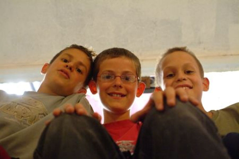 Arrivés en « tête », Julien, Théo et Steve savourent en riant leur performance…