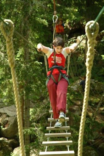 Au moins, avec cet entraînement, Marion n’aura pas besoin de doublure si elle tourne dans un film d’action !