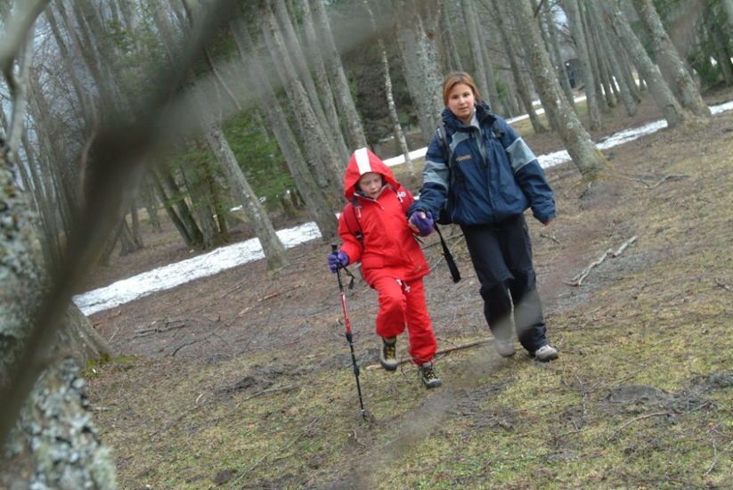 A enfin les marmottes sortent de leur terrier ! (Marion & Nora)