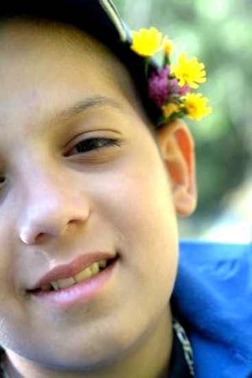 Du soleil, des fleurs et le sourire, Youssef semble zen !