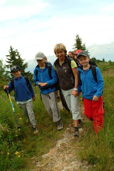 En tête du cortège, Christine en charmante compagnie...