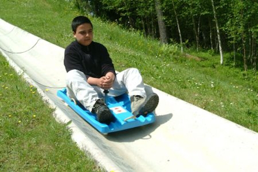 J’comprends pas y’a pas de neige pour faire de la luge !