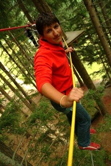 « Quand je pense que les funambules font la même chose que moi mais sans la corde jaune… »