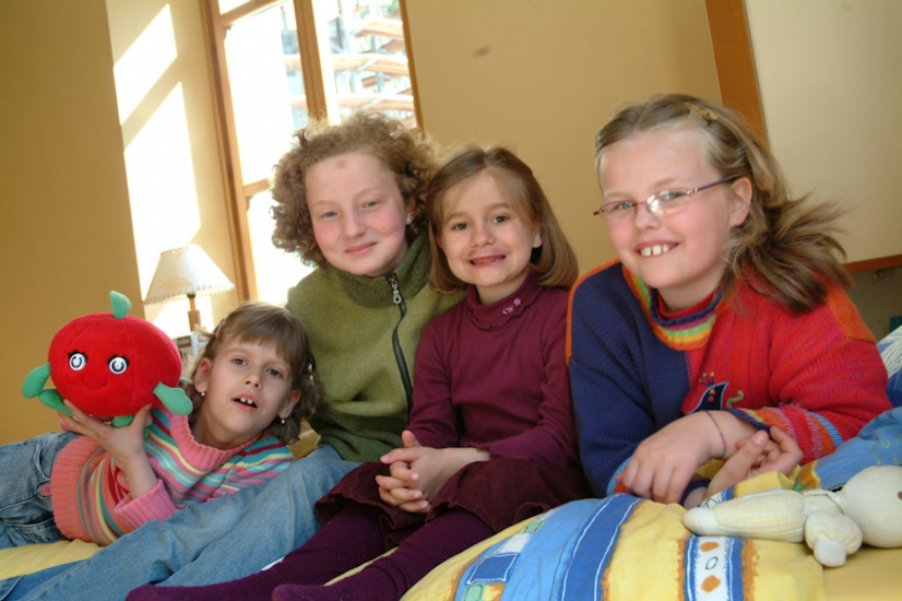 C’est l’heure maintenant de nous reposer, et on a une super chambre pour nous ! (Marion, Alice, Irina et Justine).