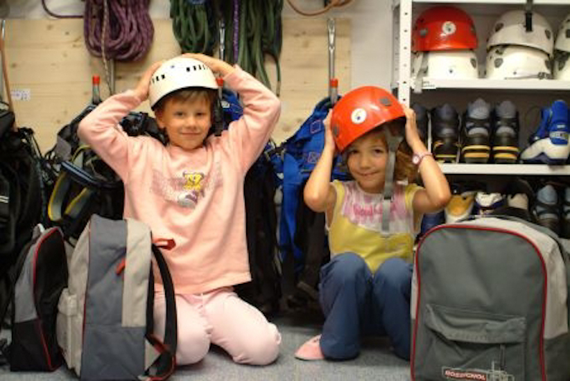 1ère journée pour nos nordistes montagnards ! Attention, équipiers à équiper ! Charlotte, Emma…