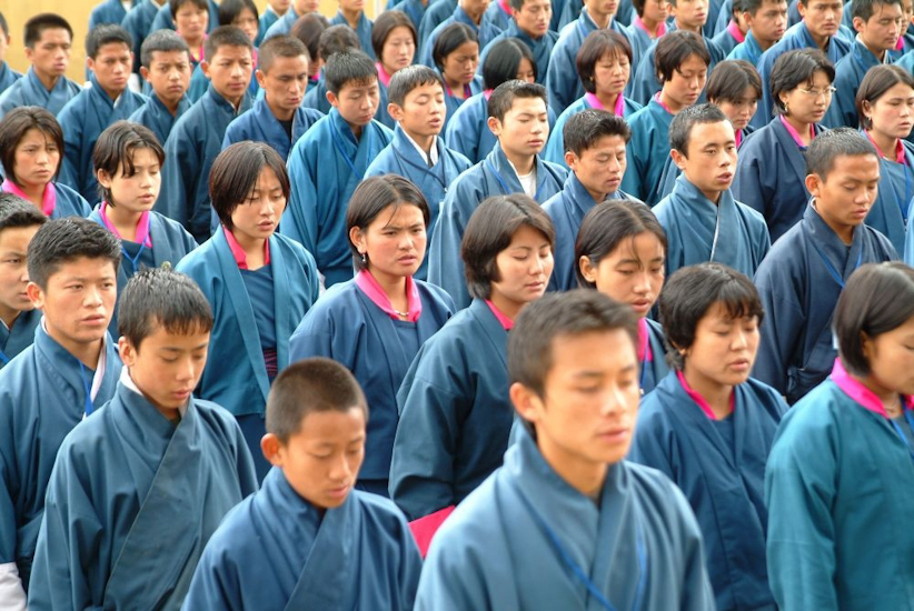 Rendez vous ce matin à la Yanghemphu School de Thimphu pour le cérémonial matinal. / Meeting at the Yanghemphu School de Thimphu for the morning ceremonial