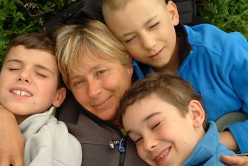 Tous les enfants peuvent maintenant rêver à de nouveaux exploits, et faire un gros câlin à Christine !