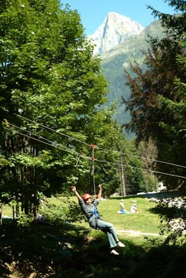 Tout comme Nawel, tous les enfants peuvent lever les bras en signe de victoire car aujourd’hui, ils ont tous fait un grand pas dans leur course à l’Everest ! A demain !