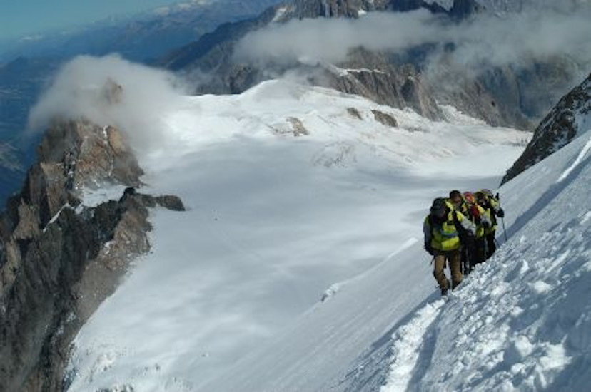 Nous grimpons à une cadence infernale et pourtant les nuages de fun nous rattrapent !