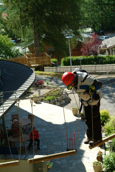 Et en plus, on joue à domicile aujourd’hui ! Marco au dessus du chalet.