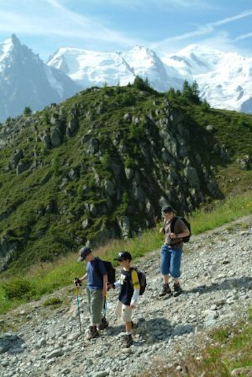 Déjà trois échappés dans cette première descente ! Eh les gars, n’oubliez pas de profiter du paysage !