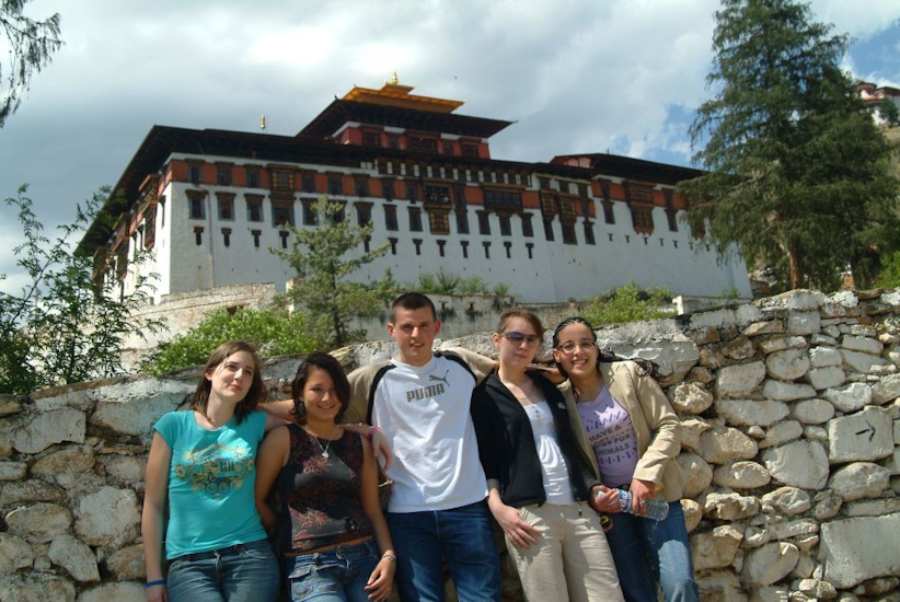 Julie, Marion, Emilie, Sabrina et un intrus qui ne s