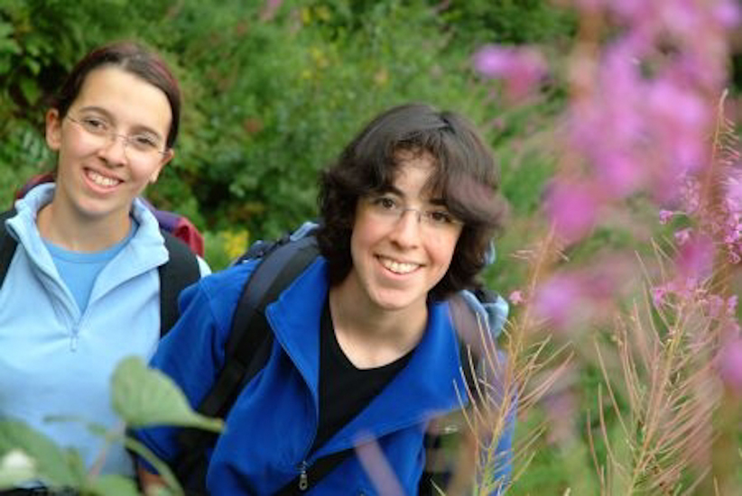 Cette montée n’a pas l’air de fatiguer Mylène et Mélanie qui gardent le sourire !
