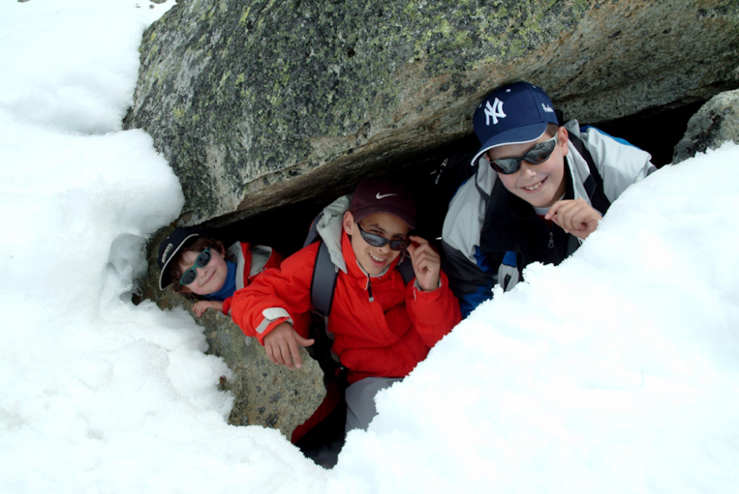 On peut aussi passer sous des tunnels naturels !