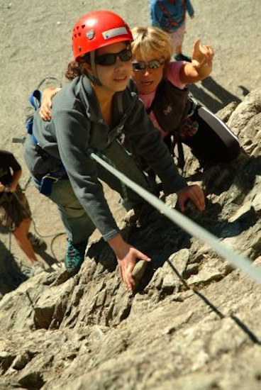Mais oui Nawel, c’est bien la route de l’Everest que Christine t’indique !