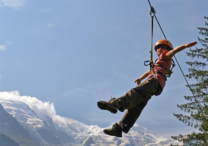 Justine au dessus des montagnes